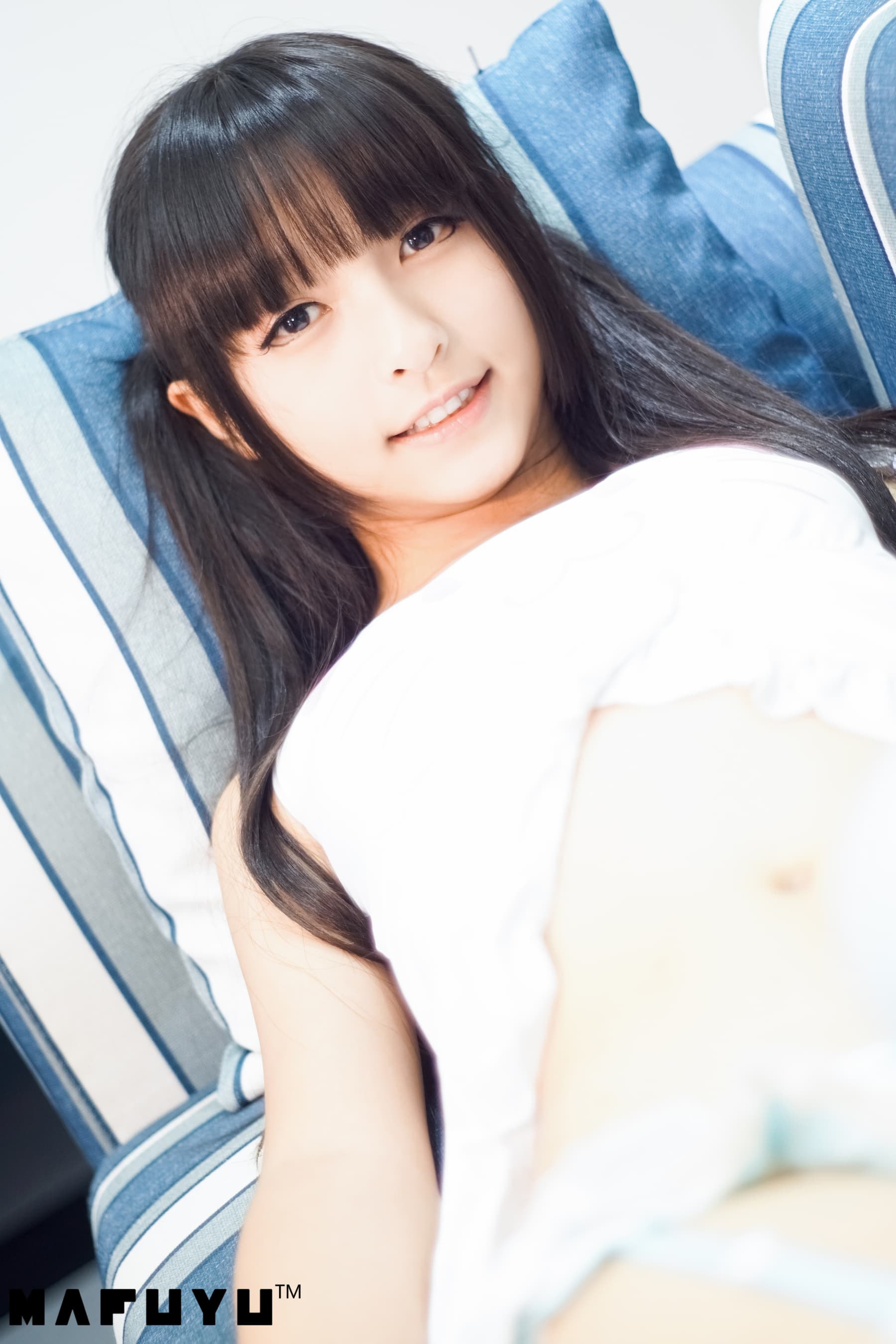 NO.015 蓝白条纹 – [神楽坂真冬] - 喵图录