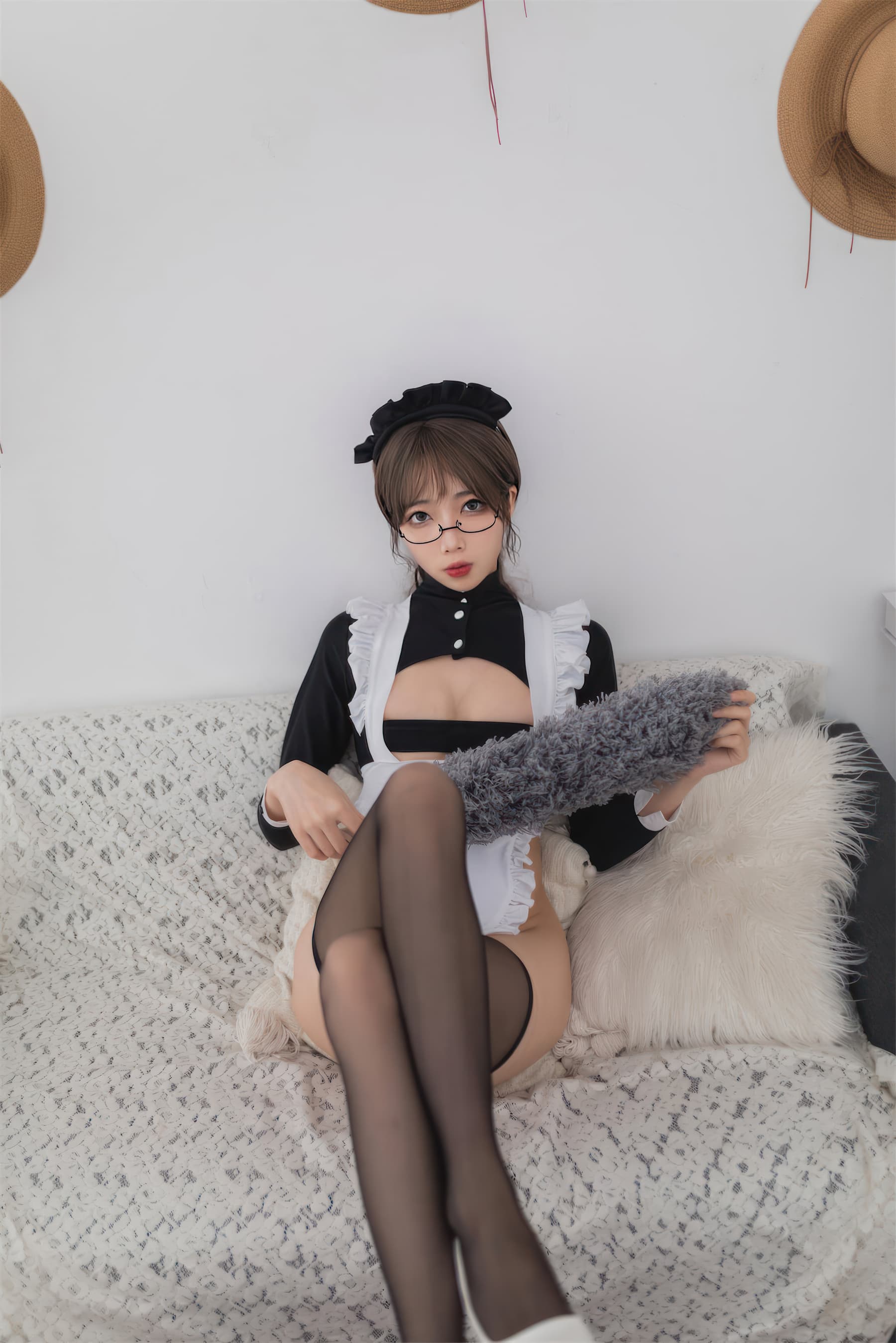 NO.010 眼镜娘高叉女仆 – [杏仁曲奇] - 喵图录