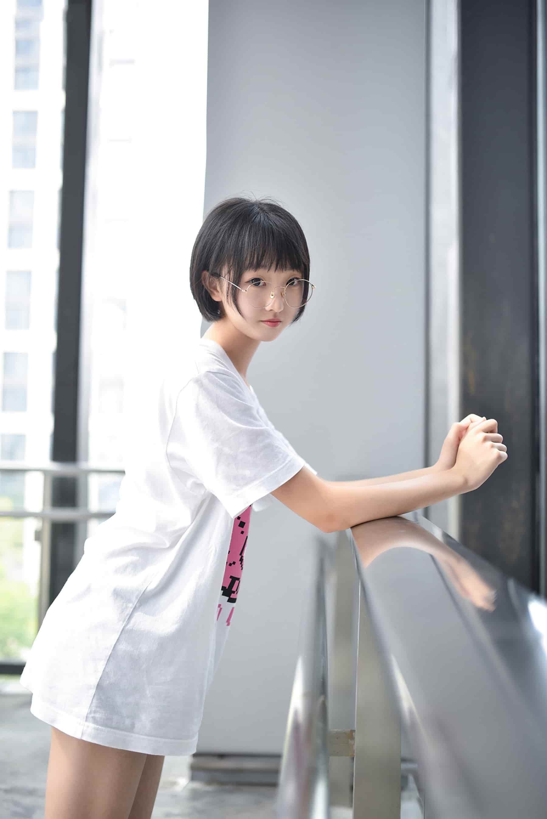 NO.099 眼镜妹妹超短牛仔美腿 – [风之领域] - 喵图录
